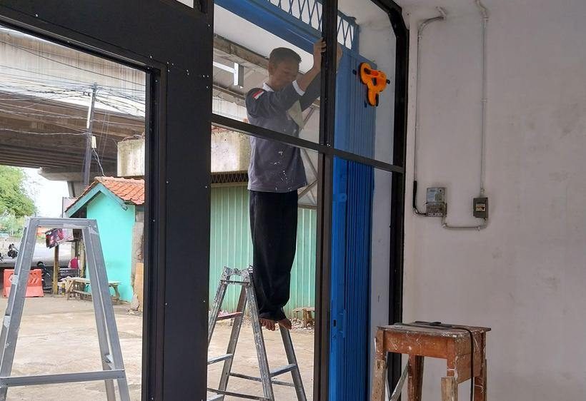 Kusen aluminium & partisi kaca